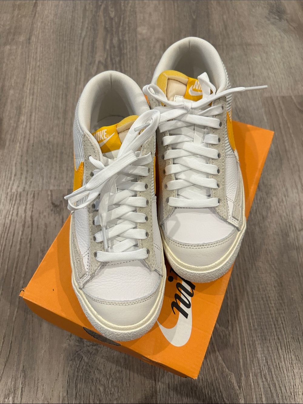 Nike White Blazer Low Sneakers with Yellow Swoosh size 7.5